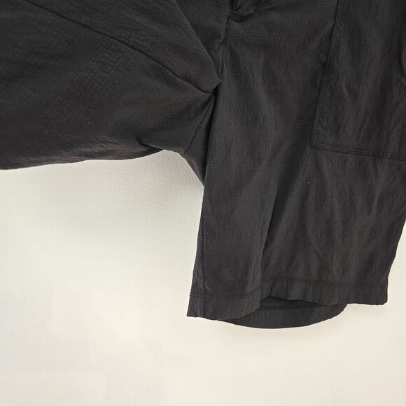 Athleta Trekkie Bermuda 2.0 Shorts Size 12 Black Quick Dry Pockets Hiking UPF30+ - Picture 5 of 10